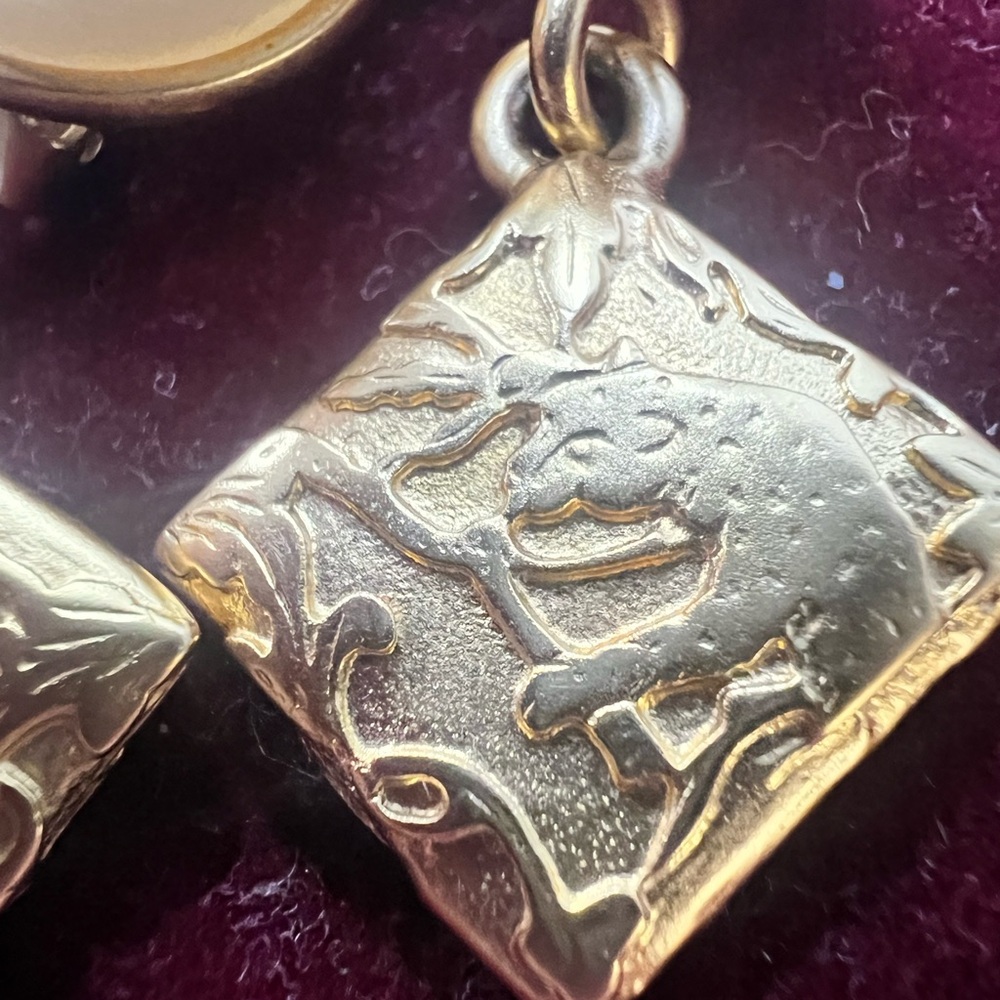 Salvatore Ferragamo Vintage Clip-on Earrings. - Picture 3 of 6